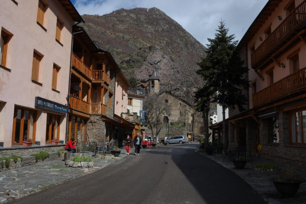 Hotel Llacs De Cardos Tavascan Bagian luar foto