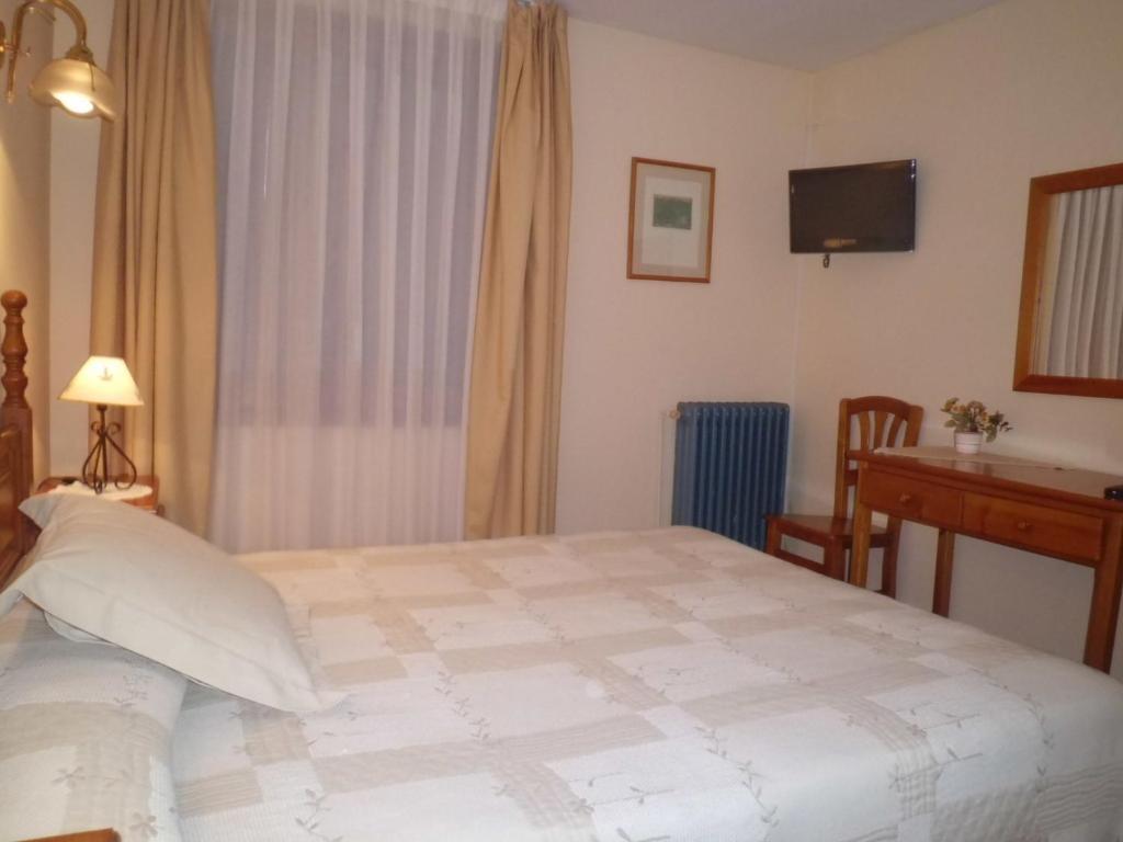 Hotel Llacs De Cardos Tavascan Bagian luar foto